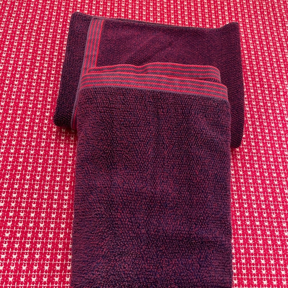 Set of (2) Vintage Missoni/ Fieldcrest Bath towel/